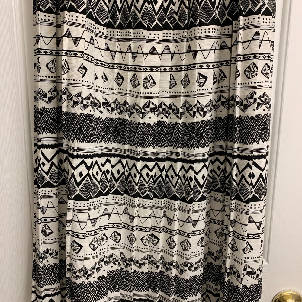 Aztec Pattern Skirt - Picture 4 of 7